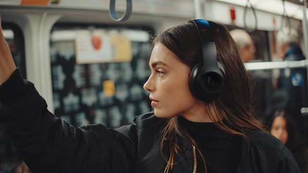 Fones de Ouvido com Cancelamento de Ruído Para Relaxamento e Foco