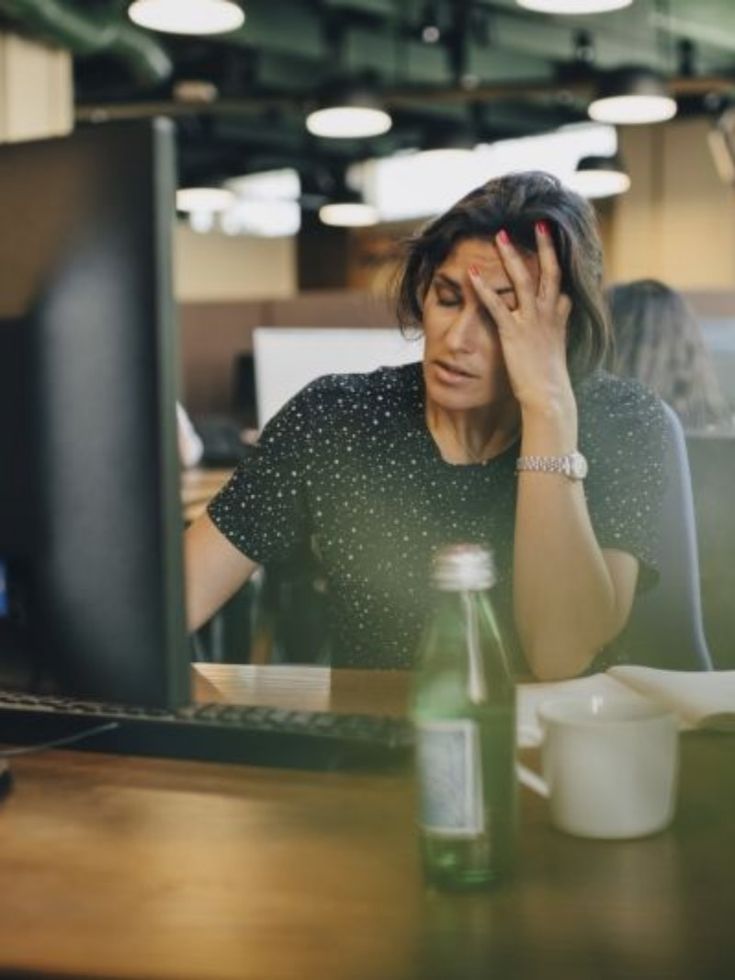 O Que o Cansaço Que Não Passa Está Tentando Te Dizer