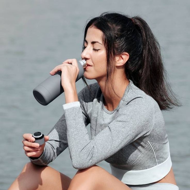 Hidratação e Humor: O Que a Água Faz pelo Seu Bem-Estar Mental