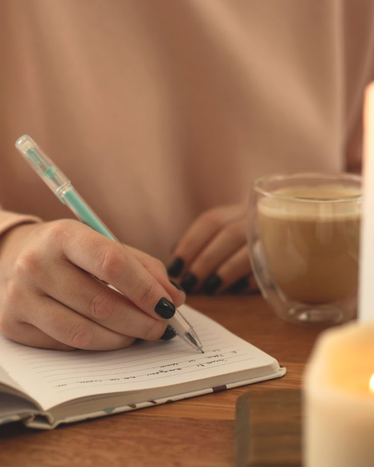 Os Benefícios Científicos da Escrita Terapêutica para Ansiedade e Clareza Mental