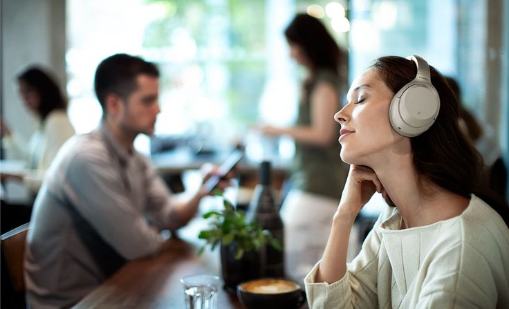 Fones com Cancelamento de Ruído: Sua Ilha de Paz em Qualquer Lugar