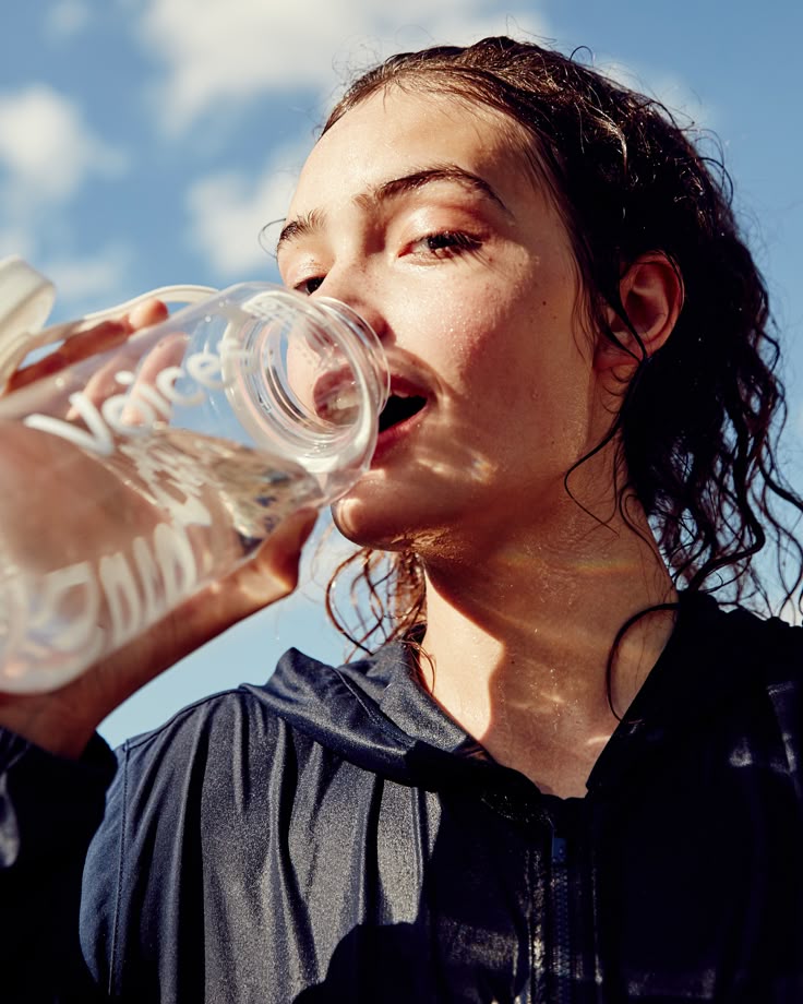 Por Que Beber Água da Forma Certa Muda Sua Energia e Concentração