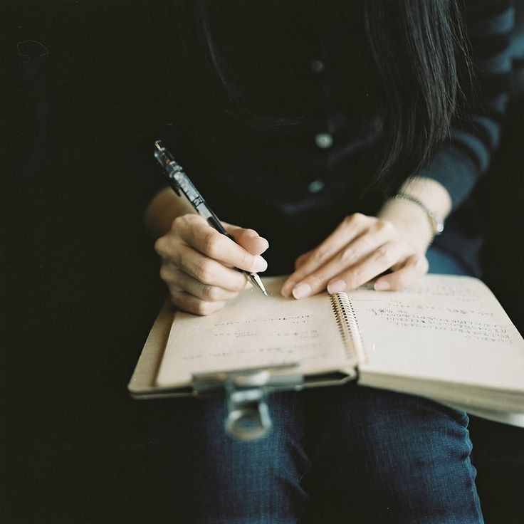 Cadernos e Diários de Gratidão Que Reprogramam Sua Mente