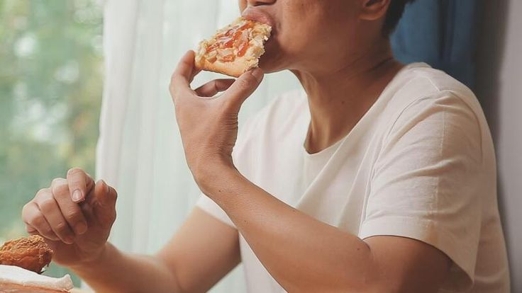 Por Que Você Fica Com Fome 2h Depois do Café? O Erro Hormonal Que Poucos Conhecem